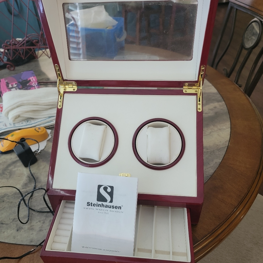 Steinhausen Automatic 2-watch winder with storage.